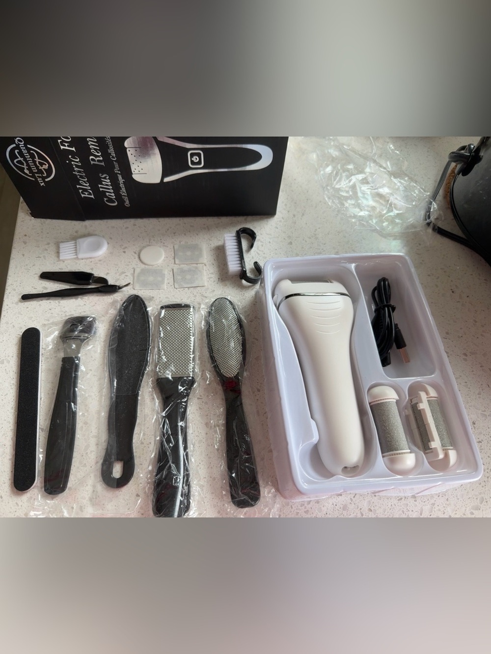 Quantum Lux Electric Foot Callus Remover – 18-Piece Set